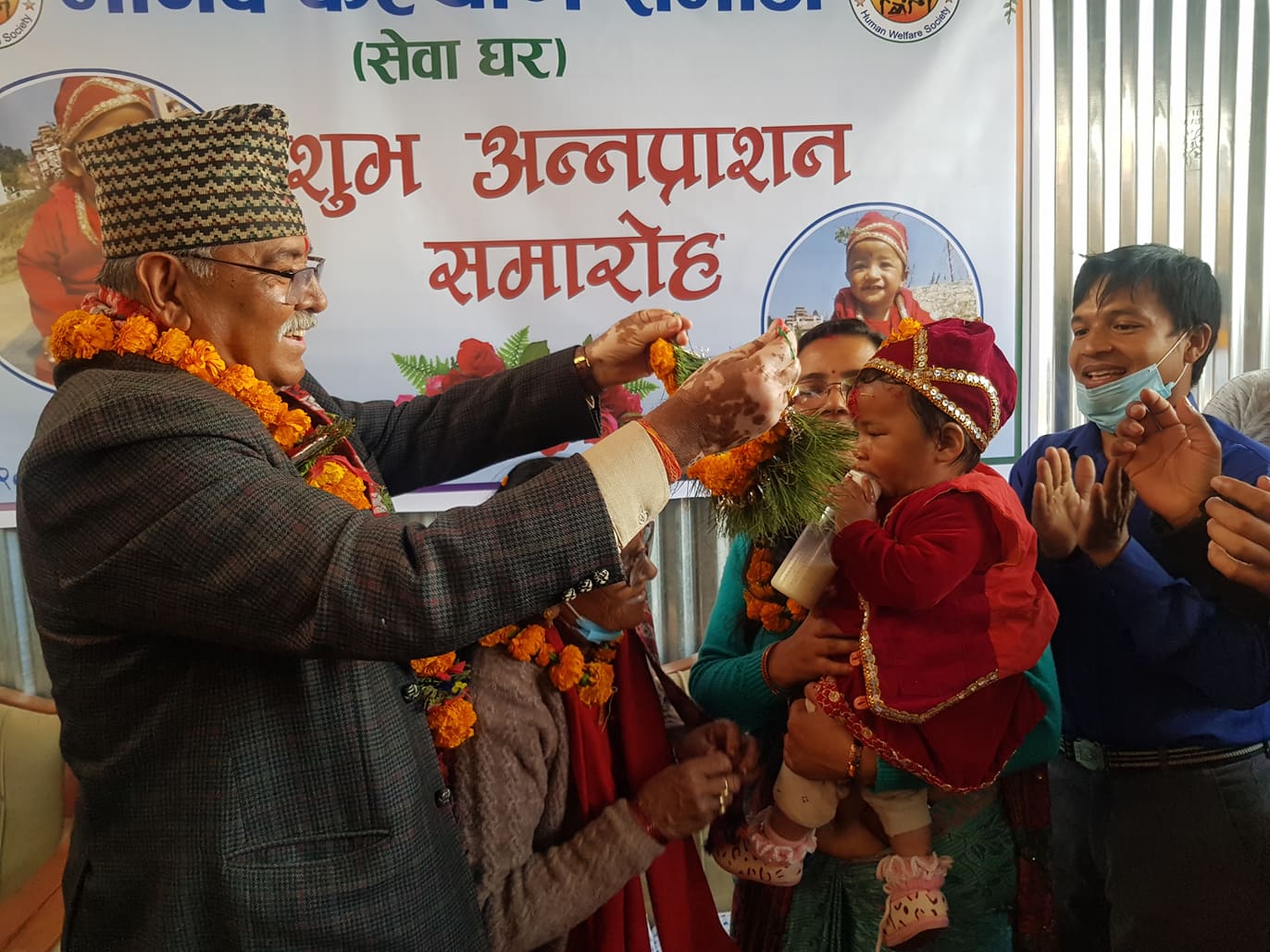 झाडीमा भेटिएकी ‘मानवी’ले पाइन् अभिभावक