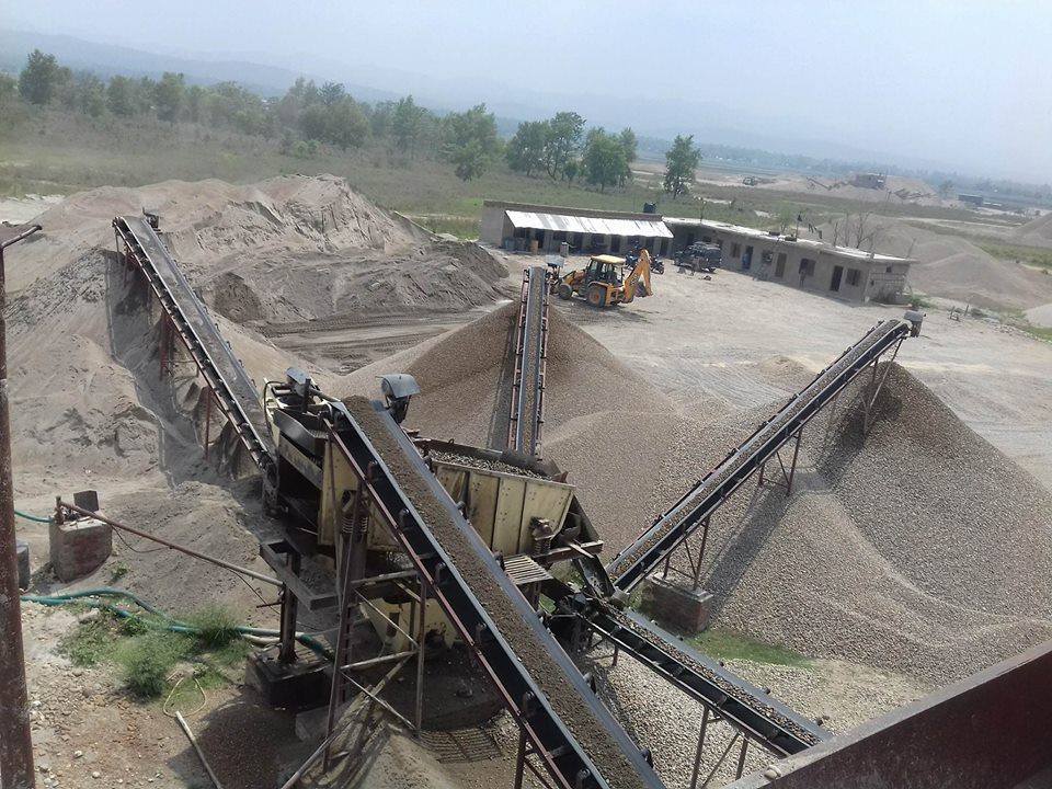 क्रसर उद्योगीसामु सरकार लाचार