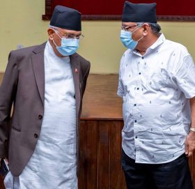 प्रचण्डलाई फकाउने ओलीको प्रयास पटक–पटक विफल