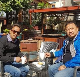 क्षेत्र नं ३ प्रदेश ‘क’ को सभापतिका उम्मेदवार चन्द्रदीप लामा काजुलाइ पुजन श्रेष्ठद्वारा अग्रिम बधाई तथा शुभकामना